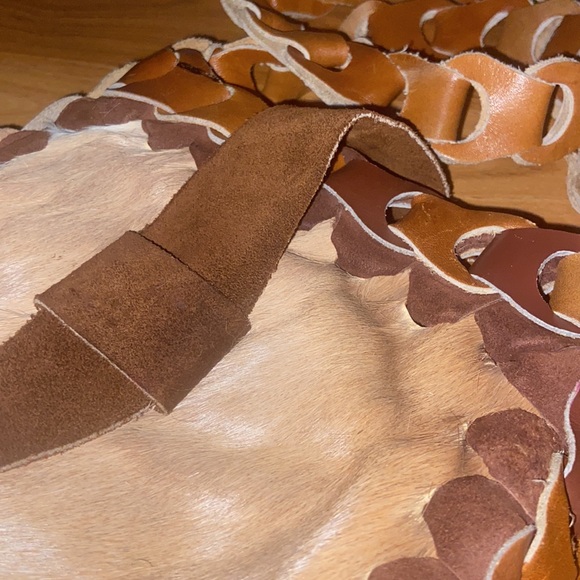 Handmade leather and cowhide shoulder bag - Picture 2 of 4